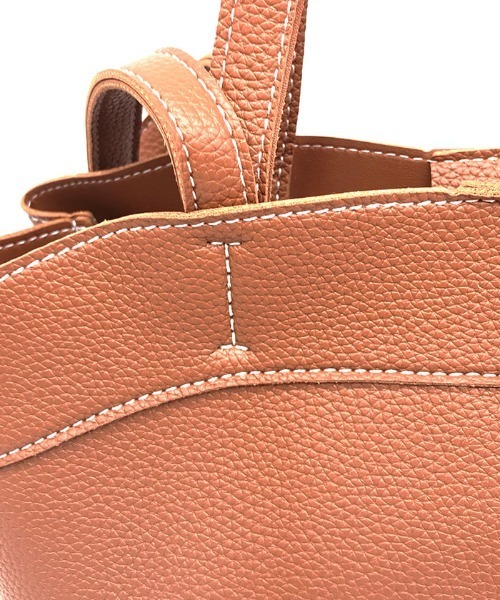 Futier land（フューティアランド）の「仕切りポーチ付き2wayバケットバッグ（ショルダーバッグ・レディース・ブラック/キャメル・FREE）」の11枚目の写真