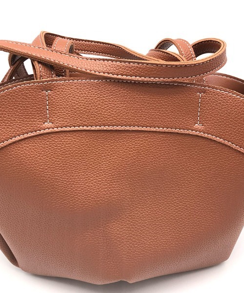 Futier land（フューティアランド）の「仕切りポーチ付き2wayバケットバッグ（ショルダーバッグ・レディース・ブラック/キャメル・FREE）」の12枚目の写真