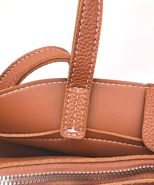 Futier land（フューティアランド）の「仕切りポーチ付き2wayバケットバッグ（ショルダーバッグ・レディース・ブラック/キャメル・FREE）」の13枚目の写真