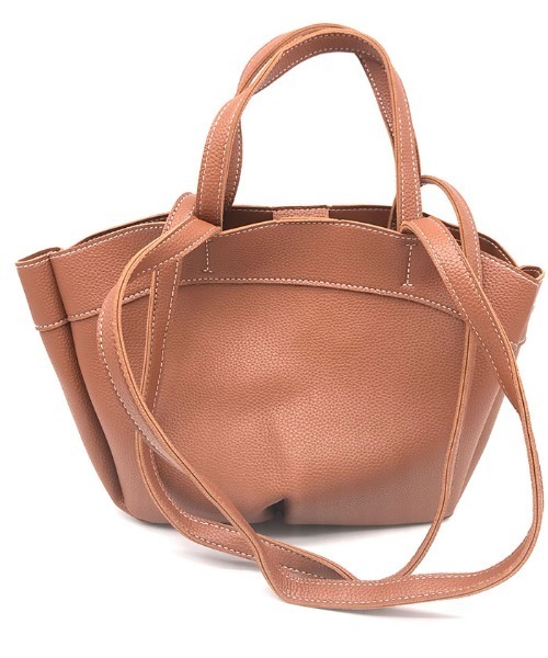 Futier land（フューティアランド）の「仕切りポーチ付き2wayバケットバッグ（ショルダーバッグ・レディース・ブラック/キャメル・FREE）」の3枚目の写真