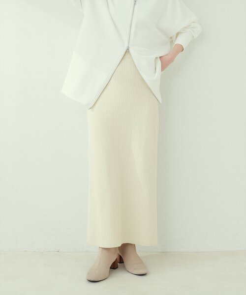 natural couture(ナチュラルクチュール)の「【WEB限定】バックポケットリブタイトスカート(スカート・レディース・オフホワイト/グレー/グレイッシュベージュ/ブラック・FREE)」の16枚目の写真