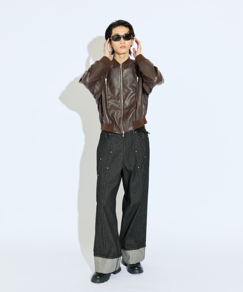 Lui's（ルイス）の「【Neucon/ニューコン】リベットデザインロールアップストレートデニムパンツ（デニムパンツ・メンズ・インディゴブルー/ブラック・2/1）」の5枚目の写真