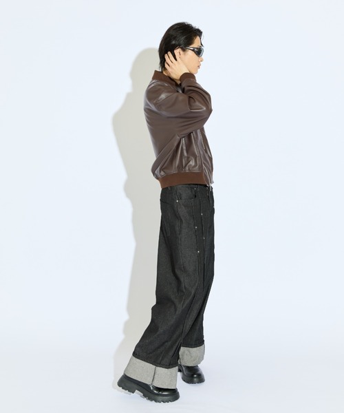 Lui's（ルイス）の「【Neucon/ニューコン】リベットデザインロールアップストレートデニムパンツ（デニムパンツ・メンズ・インディゴブルー/ブラック・2/1）」の6枚目の写真