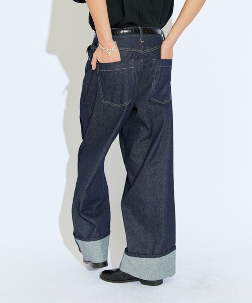 Lui's（ルイス）の「【Neucon/ニューコン】リベットデザインロールアップストレートデニムパンツ（デニムパンツ・メンズ・インディゴブルー/ブラック・2/1）」の12枚目の写真