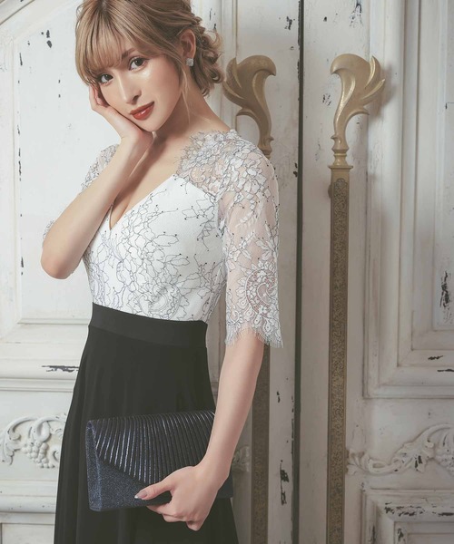 Tika(ティカ)の「キャバドレス ロング フレア クラシカルフラワーレース袖あり Aラインドレス(ドレス・レディース・ホワイト×ブラック・LARGE/MEDIUM/SMALL/X-LARGE/XX-LARGE)」の2枚目の写真