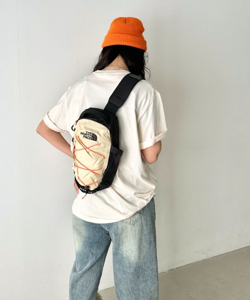 THE NORTH FACE(ザノースフェイス)の「国内未発売 USモデル THE NORTH FACE(ザ・ノースフェイス)/軽量 ショルダー クロスボディバッグ スリングバッグ/BOREALIS SLING(ショルダーバッグ・レディース・ホワイト/ブラック系その他/ブラック・FREE)」の11枚目の写真
