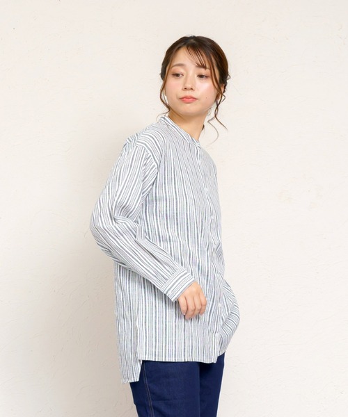 MARAI(マーライ)の「スタンドカラー 長袖 ロングシャツ ブラウス(シャツ/ブラウス・レディース・ブルー/ブラウン/グレー/ブラック/ホワイト×ブラック・FREE)」の1枚目の写真