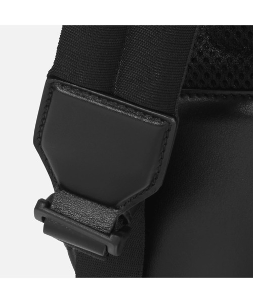 MONTBLANC（モンブラン）の「エクストリーム 3.0 ミディアム バックパック 3コンパートメント（バックパック/リュック・メンズ・ブラック・ONE SIZE）」の6枚目の写真