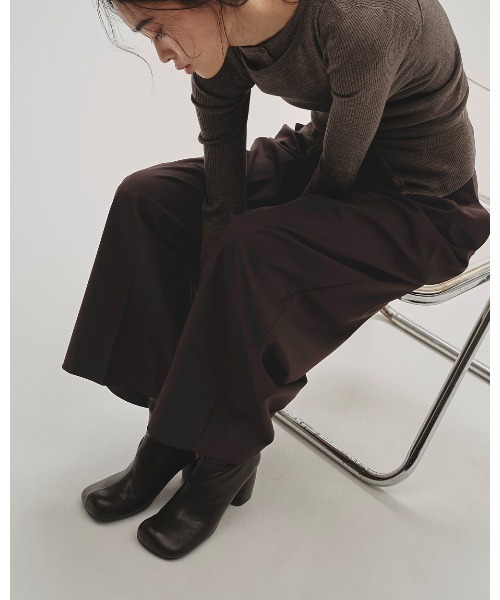 TODAYFUL（トゥデイフル）の「Lightweight Tuck Trousers（その他パンツ・レディース・ダークブラウン/ベージュ/ブラック・36inch/38inch）」の12枚目の写真