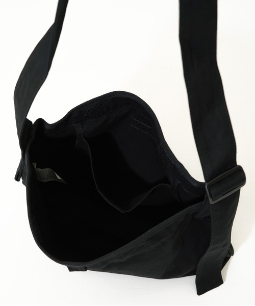 NEW ERA(ニューエラ)の「【NEW ERA/ニューエラ】CANVAS SHOULDER BAG(ショルダーバッグ・メンズ・アイボリー/ブラック・FREE)」の19枚目の写真