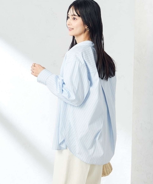 a.v.v(アーヴェヴェ)の「バックタックデザインシャツ(シャツ/ブラウス・レディース・ライトピンク/ブルー/ダークインディゴブルー/ホワイト・40/38/42/36/34)」の2枚目の写真