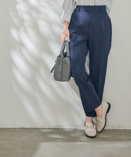 12Twelve Agenda（トゥエルブ　アジェンダ）の「ウォッシャブルテーパードパンツ（その他パンツ・レディース・ベージュ/ネイビー・M/S）」の4枚目の写真