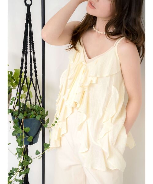 Ungrid（アングリッド）の「コットンフリルキャミ（キャミソール・レディース・イエロー/オフホワイト/ブラック・FREE）」の9枚目の写真
