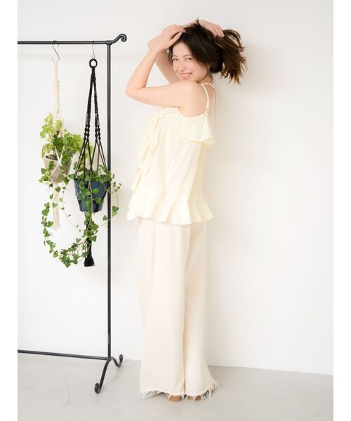 Ungrid（アングリッド）の「コットンフリルキャミ（キャミソール・レディース・イエロー/オフホワイト/ブラック・FREE）」の15枚目の写真