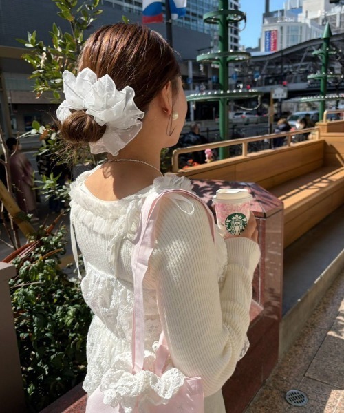 flower（フラワー）の「オーバーラップシュシュ（シュシュ・レディース・カーキ/ホワイト・FREE）」の22枚目の写真