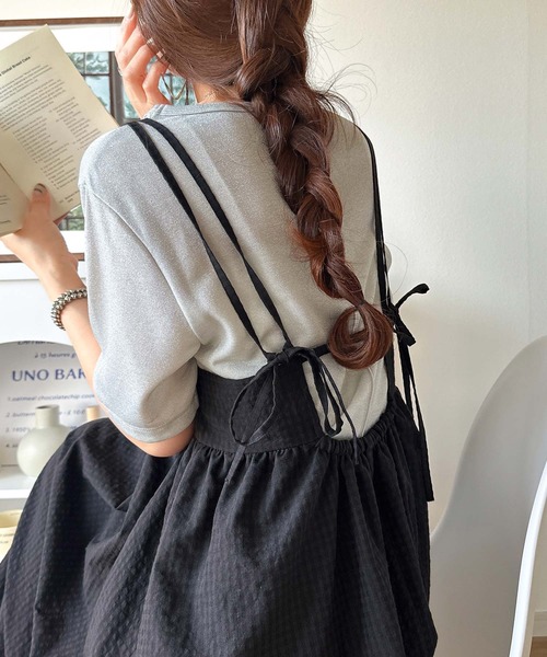 classicalelf(クラシカルエルフ)の「【S・XL 4月上旬再入荷】後ろ姿も可愛く盛れちゃう♪サッカー素材バックリボンフレアキャミワンピ(ワンピース・レディース・ブラック/ブラウン系その他/チャコールグレー×ブラック・LARGE/MEDIUM/SMALL/X-LARGE)」の4枚目の写真