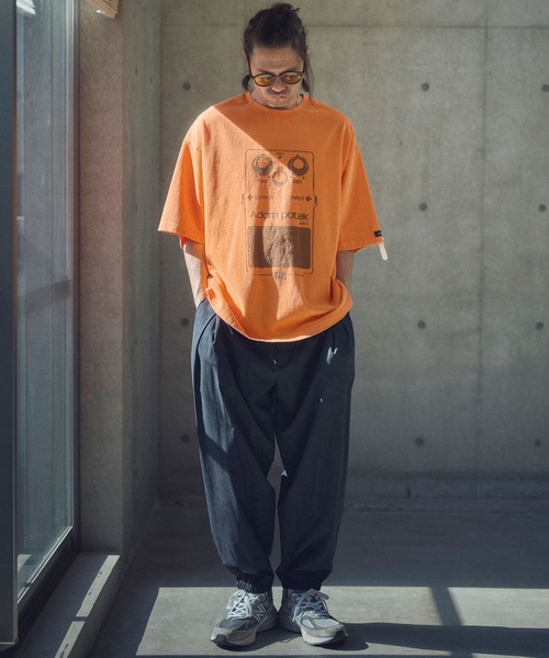 ADAM PATEK(アダムパテック)の「ADAMPATEK/distortion short sleeve T/エフェクタープリント半袖T(AP2514020)(Tシャツ/カットソー・レディース・オレンジ/ホワイト/ブラック・1/2)」の18枚目の写真