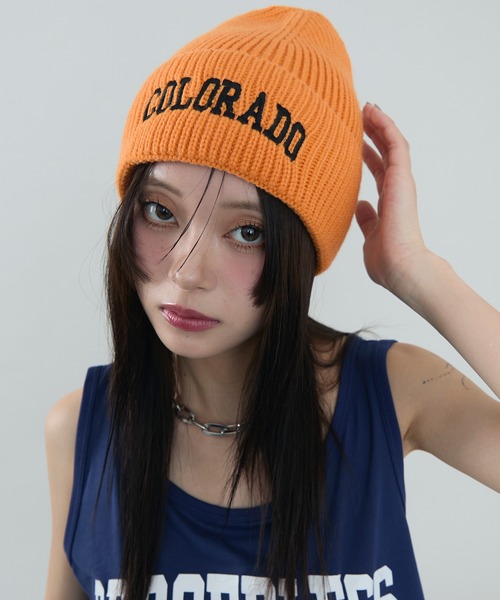 ストリート感と抜け感を演出。ロゴ刺繍 ビーニー ニット