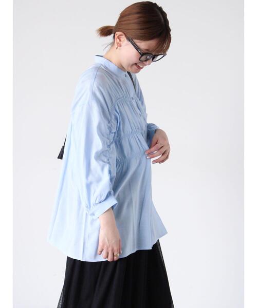 Lugnoncure（ルノンキュール）の「シャーリングバンドカラーシャツ（シャツ/ブラウス・レディース・オフホワイト/ブルー/グレー・F）」の6枚目の写真