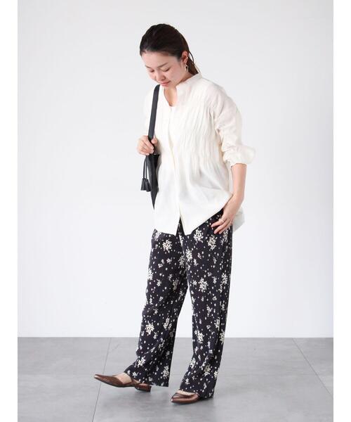 Lugnoncure（ルノンキュール）の「シャーリングバンドカラーシャツ（シャツ/ブラウス・レディース・オフホワイト/ブルー/グレー・F）」の8枚目の写真