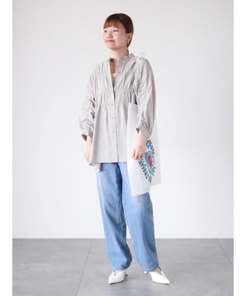 Lugnoncure（ルノンキュール）の「シャーリングバンドカラーシャツ（シャツ/ブラウス・レディース・オフホワイト/ブルー/グレー・F）」の10枚目の写真