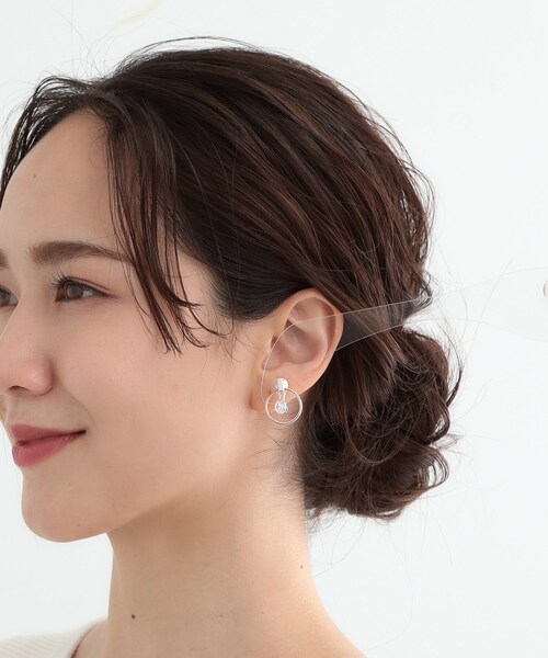 SHOO・LA・RUE(シューラルー)の「【痛くなりにくい】ビジューフープイヤリング(イヤリング・レディース・シルバー/ゴールド/ピンクゴールド・00)」の8枚目の写真
