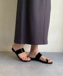 DouDou | メタルモチーフトングサンダル(サンダル)