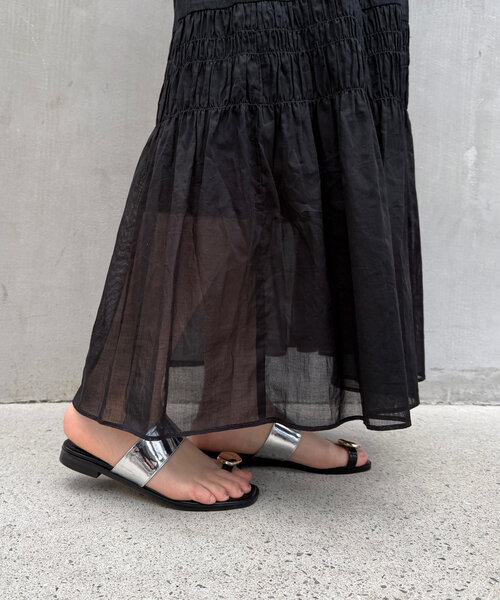 DouDou（ドゥドゥ）の「メタルモチーフトングサンダル（サンダル・レディース・シルバー/ブラック・SMALL/MEDIUM/LARGE）」の9枚目の写真