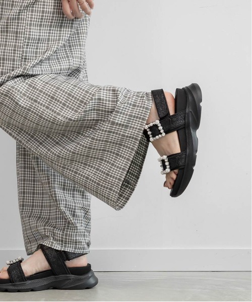 RANDA（ランダ）の「ビジューバックルグリッタースポーツサンダル（サンダル・レディース・ブラック/シルバー/ゴールド・S/M/L/LL）」の19枚目の写真