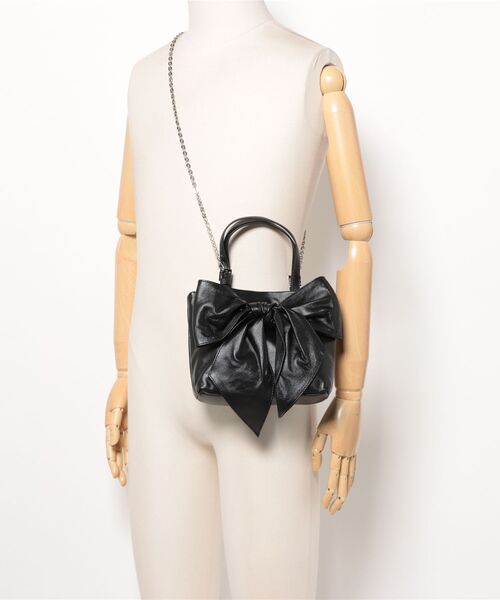 NiiNa（ニーナ）の「【 NiiNa / ニーナ 】高品質牛革 ビッグリボン ハンドバッグ（ハンドバッグ・レディース・ホワイト/ブラック・FREE）」の13枚目の写真