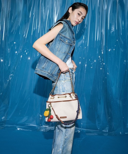 追跡★Charles&Keith Addison アディソン ノット ホーボーバッグ CHARLES & KEITH Addison アディソン ノットロープダブル