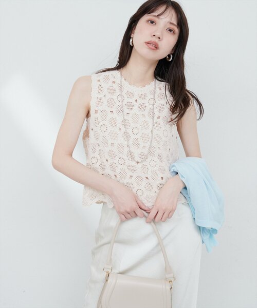natural couture(ナチュラルクチュール)の「かぎ針ニットトップス(ニット/セーター・レディース・ベージュ/オフホワイト・FREE)」の2枚目の写真