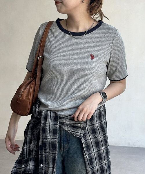 U.S. POLO ASSN.(ユーエスポロアッスン)の「【U.S. POLO ASSN.】クルーネック半袖リブT(Tシャツ/カットソー・レディース・ホワイト系その他/ブラウン/グレー/アイボリー/ブラック/ネイビー・FREE)」の4枚目の写真