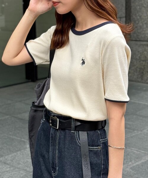 U.S. POLO ASSN.(ユーエスポロアッスン)の「【U.S. POLO ASSN.】クルーネック半袖リブT(Tシャツ/カットソー・レディース・ホワイト系その他/ブラウン/グレー/アイボリー/ブラック/ネイビー・FREE)」の2枚目の写真