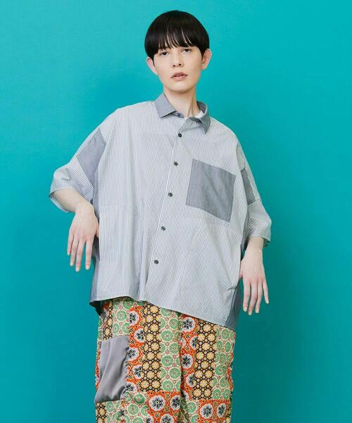 FRAPBOIS(フラボア)の「ワイディーシャツ(シャツ/ブラウス・レディース・ブラック/ブルー・1/2)」の2枚目の写真