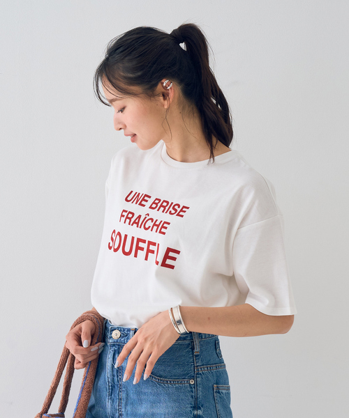 EMMA　ROUGE VIF（エマルージュヴィフ）の「【一部店舗限定】ロゴTシャツ（Tシャツ/カットソー・レディース・レッド/スミクロ・フリー）」の5枚目の写真