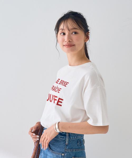 EMMA　ROUGE VIF（エマルージュヴィフ）の「【一部店舗限定】ロゴTシャツ（Tシャツ/カットソー・レディース・レッド/スミクロ・フリー）」の6枚目の写真