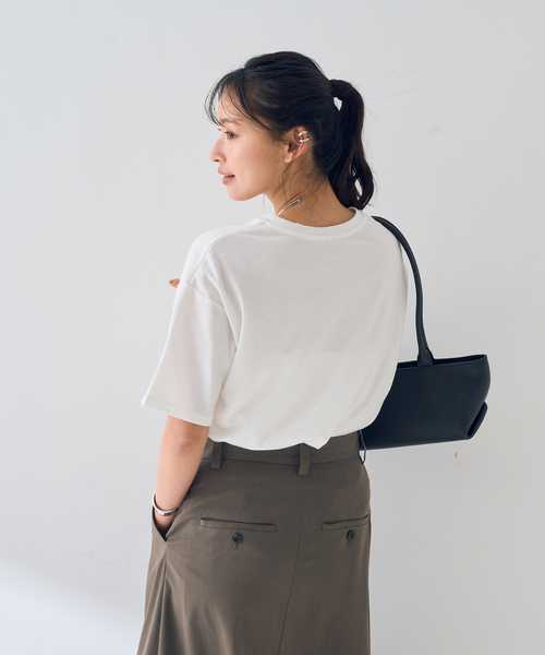 EMMA　ROUGE VIF（エマルージュヴィフ）の「【一部店舗限定】ロゴTシャツ（Tシャツ/カットソー・レディース・レッド/スミクロ・フリー）」の11枚目の写真