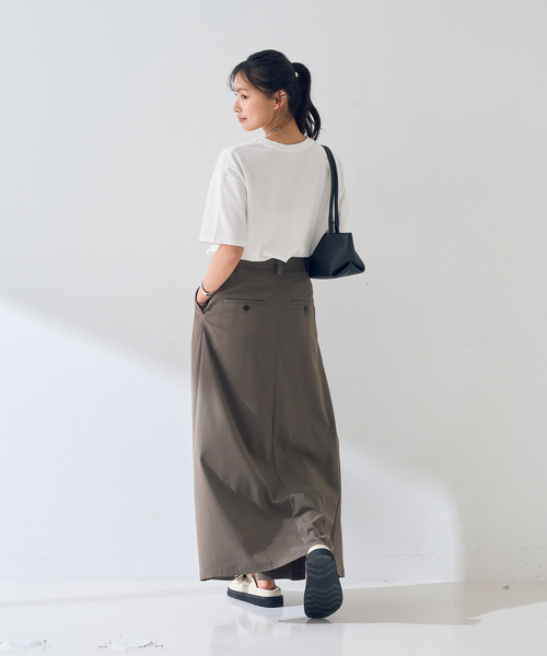 EMMA　ROUGE VIF（エマルージュヴィフ）の「【一部店舗限定】ロゴTシャツ（Tシャツ/カットソー・レディース・レッド/スミクロ・フリー）」の21枚目の写真