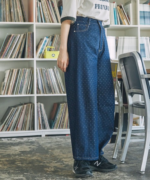 MONO-MART LADY'S（モノマートレディース）の「ドット柄 カーブシルエット デニムパンツ（デニムパンツ・レディース・ライトブルー/インディゴブルー・FREE）」の8枚目の写真