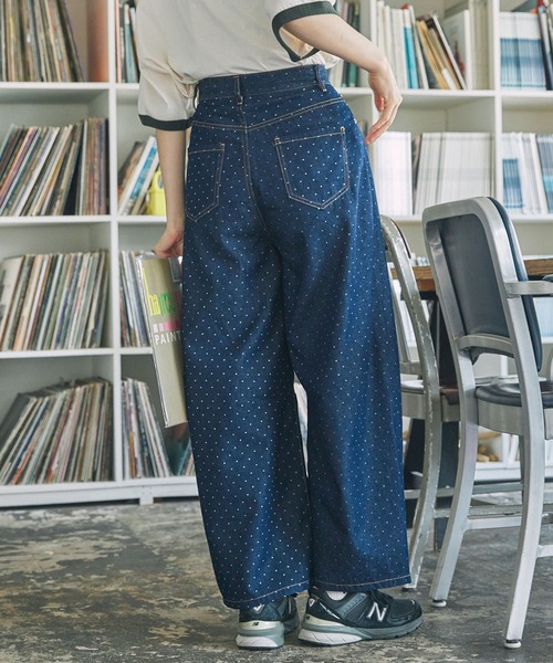 MONO-MART LADY'S（モノマートレディース）の「ドット柄 カーブシルエット デニムパンツ（デニムパンツ・レディース・ライトブルー/インディゴブルー・FREE）」の9枚目の写真
