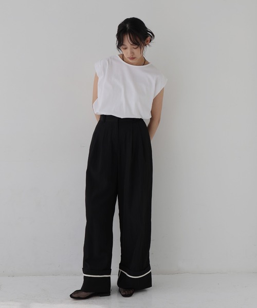 hellam(へラム)の「リネンライク ロールアップタックパンツ(その他パンツ・レディース・アイボリー/ブラック/グレイッシュベージュ・FREE)」の3枚目の写真