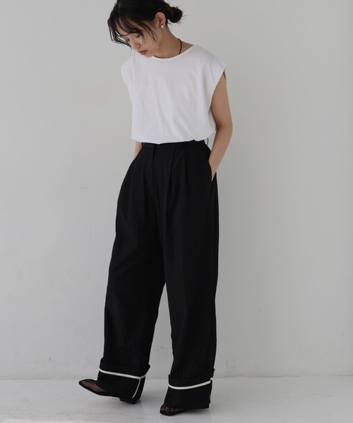 hellam(へラム)の「リネンライク ロールアップタックパンツ(その他パンツ・レディース・アイボリー/ブラック/グレイッシュベージュ・FREE)」の17枚目の写真