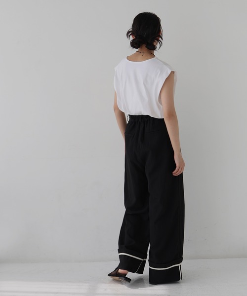 hellam(へラム)の「リネンライク ロールアップタックパンツ(その他パンツ・レディース・アイボリー/ブラック/グレイッシュベージュ・FREE)」の21枚目の写真