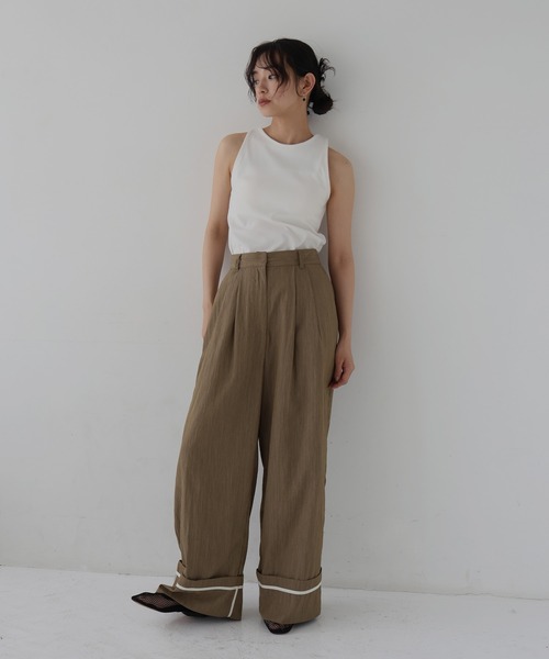 hellam(へラム)の「リネンライク ロールアップタックパンツ(その他パンツ・レディース・アイボリー/ブラック/グレイッシュベージュ・FREE)」の11枚目の写真