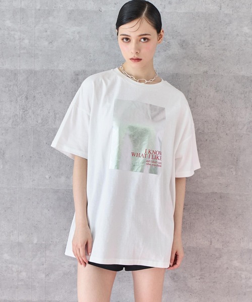 ANAP(アナップ)の「メタリック箔プリント × カラーロゴ オーバーサイズ Tシャツ(Tシャツ/カットソー・レディース・ブラック/ホワイト・FREE)」の10枚目の写真