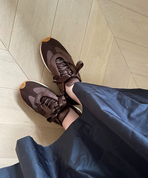 LE TALON(ルタロン)の「《追加》L 2WAYリボンスニーカー(スニーカー・レディース・ブラウン/ブラック・22cm/22.5cm/23cm/23.5cm/24cm/24.5cm/25cm)」の11枚目の写真