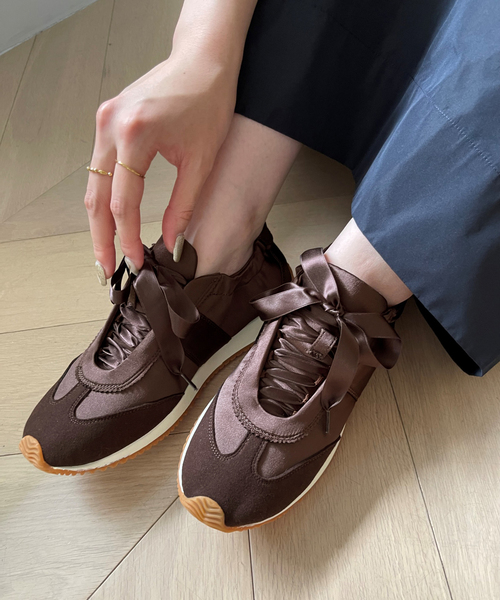 LE TALON(ルタロン)の「《追加》L 2WAYリボンスニーカー(スニーカー・レディース・ブラウン/ブラック・22cm/22.5cm/23cm/23.5cm/24cm/24.5cm/25cm)」の12枚目の写真