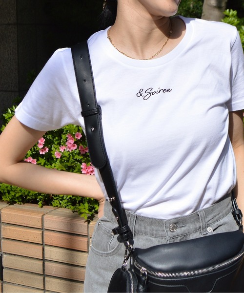&soiree(アンドソワレ)の「【&soiree】&soiree刺繍Tシャツ(Tシャツ/カットソー・レディース・ブラック/ホワイト・MEDIUM/LARGE)」の4枚目の写真