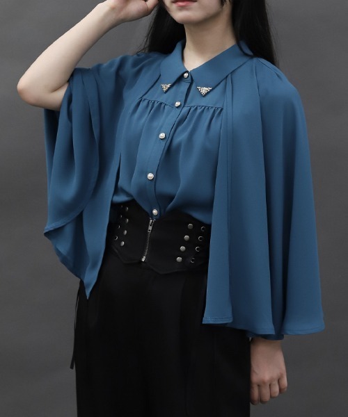 axes femme POETIQUE(アクシーズファムポエティック)の「ケープデザインブラウス(シャツ/ブラウス・レディース・ブルーグリーン/ブラック/ホワイト・MEDIUM)」の3枚目の写真
